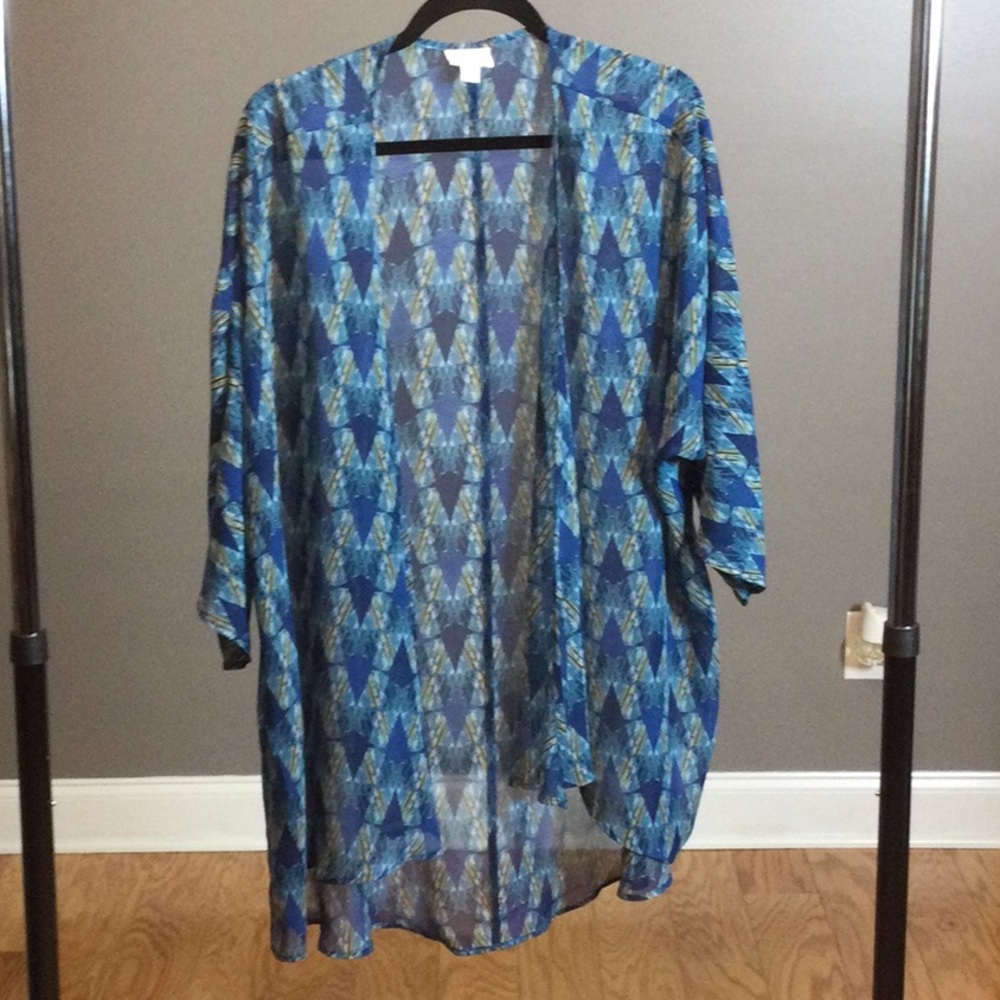 L LuLaRoe Lightweight Blue Geometric Kimono Wrap